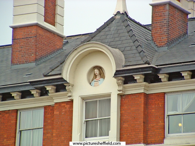 Bust of Queen Victoria, Royal Victoria Hotel