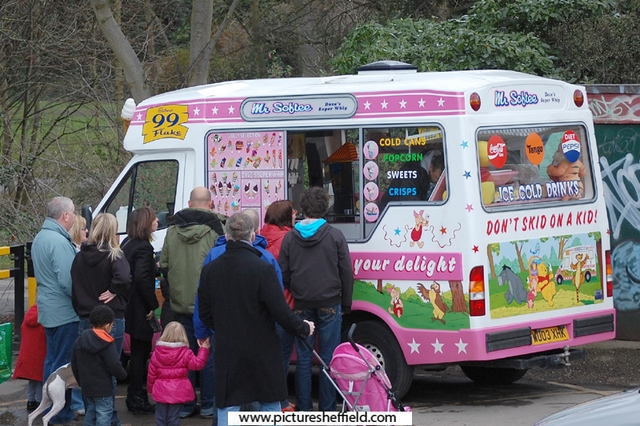 People queueing at an ice cream van in Endcliffe Park