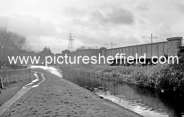Aquaduct over Worksop Road, Sheffield and SYK Navigation with the Railway Bridge alongside