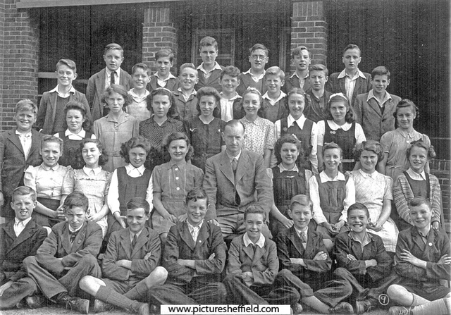Class photograph 4th? year 1946, Hatfield House Lane Secondary Modern School, Mr. Thorpe, form teacher