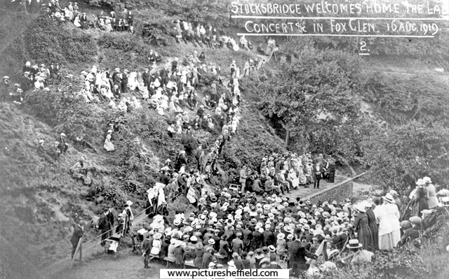 Peace celebrations in Stocksbridge after World War 1., Concert in Fox Glen