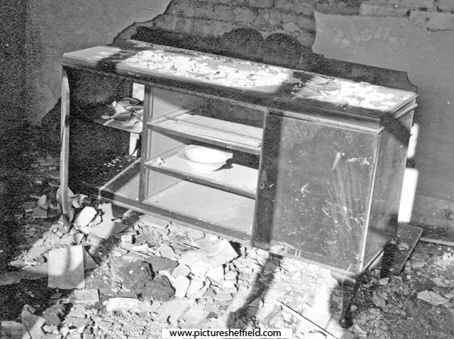 Huntingdon Crescent - kitchen in krivate house, air raid damage