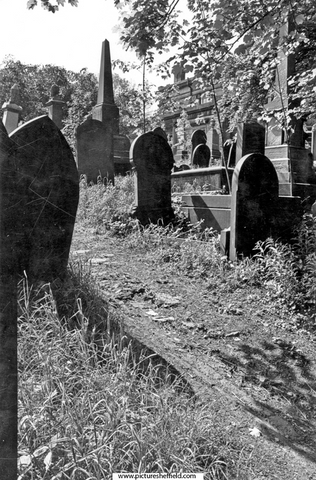 Sheffield General Cemetery, gravestones