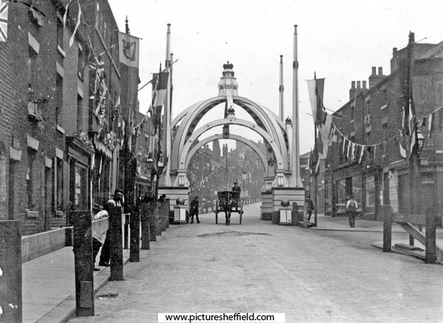 Royal visit of King Edward VII and Queen Alexandra. Decorative arch in Fitzwilliam Street at junction of Chester Street