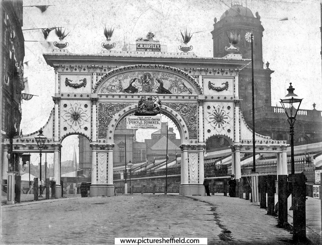 Royal visit of Queen Victoria, Decorative arch, Pinstone Street.