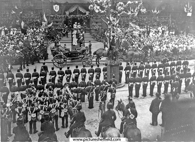 Royal visit of King Edward VII and Queen Alexandra, leaving the Town Hall