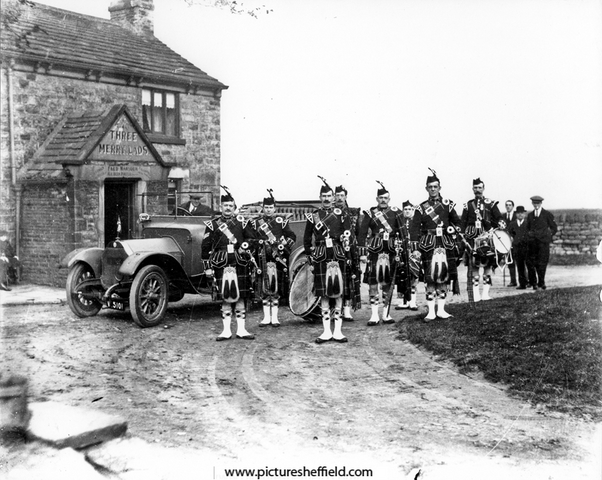 Sheffield Pipe Band at the Three Merry Lads Inn, No. 610 Redmires Road