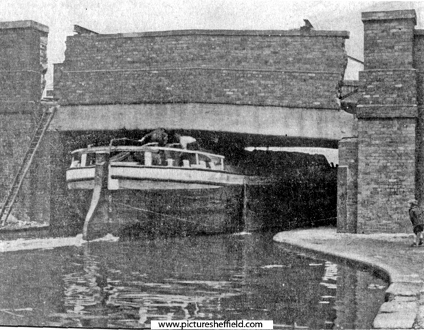 Sheffield Canal at Broughton Lane Bridge