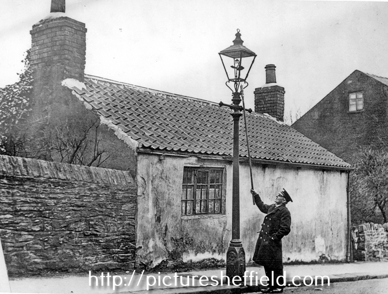 Lamplighter and the last of Sheffield's Hand-Lit Lamps, Fulton Road