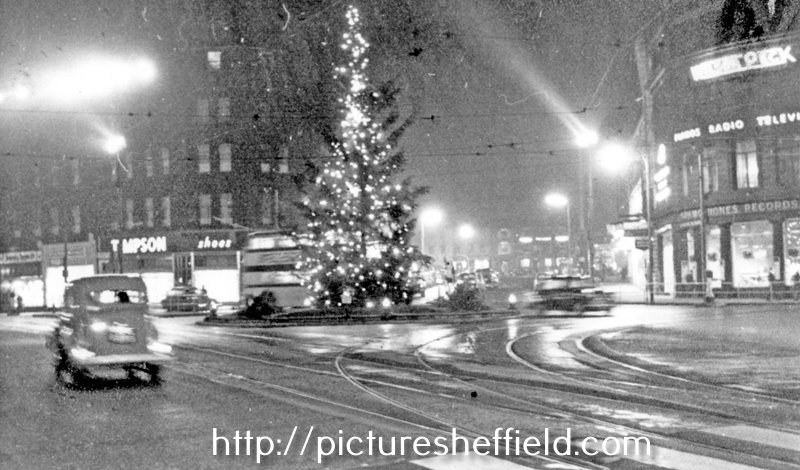 Town Hall Square at Christmas looking towards Barkers Pool
