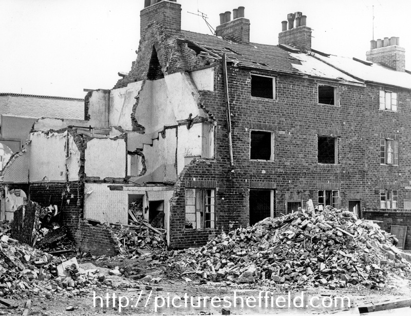 Demolition of back to back housing in Court No. 4, Bramall Lane