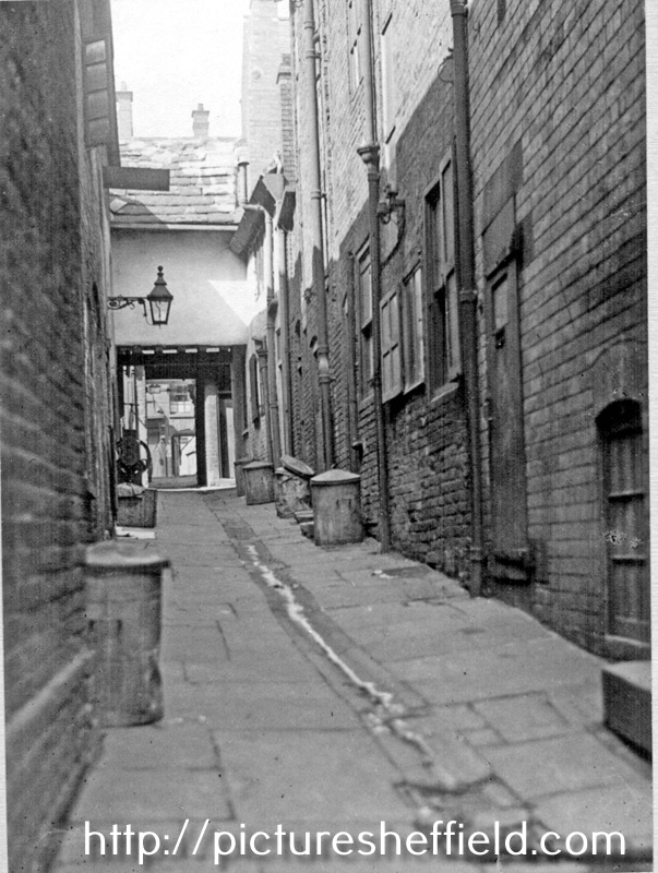 Unidentified alleyway, probably in the London Road area