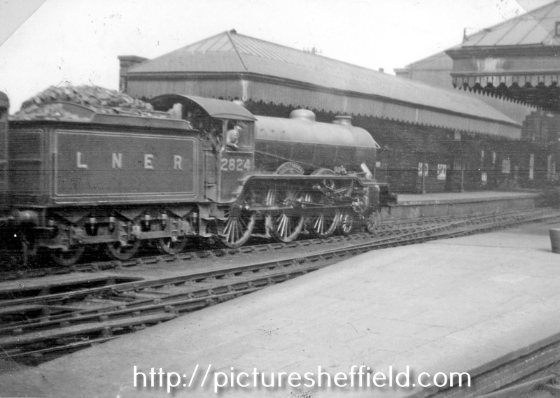 L.N.E.R., Victoria Station, Steam Engine No. 2824 (B17 Class) Lumley Castle