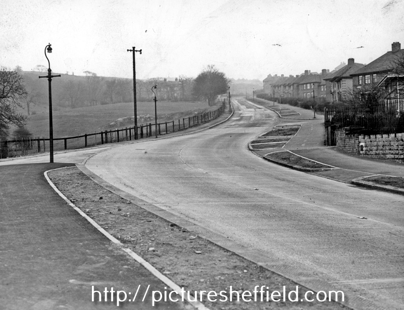 East Bank Road from East Road, looking towards, No 291, Midhill Working Men's Club and Institute Ltd., left (behind trees, former Midhill House)