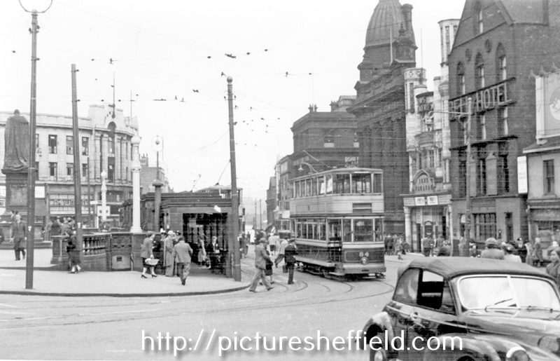 Fitzalan Square looking towards Haymarket, Barclays Bank, News Theatre (former Electra Palace) and Bell Hotel, right