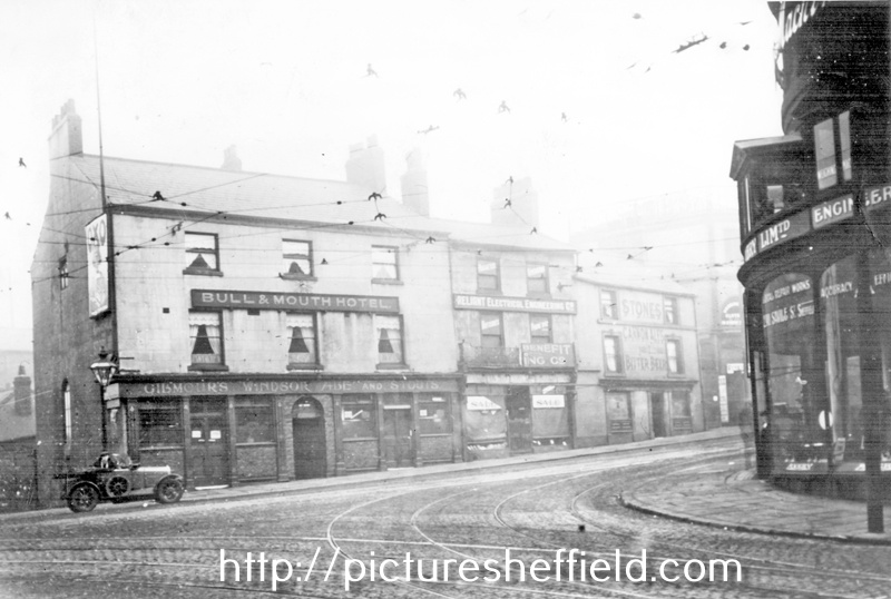 Waingate from Bridge Street junction, 1915-1925. Nos. 28 - 30 Bull and Mouth public house, Nos. 22 - 24 Anvil Inn