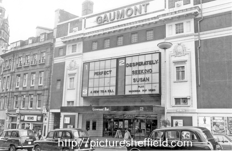 Gaumont Cinema, Barker's Pool, prior to closing. Formerly The Regent. Designed by W.E. Trent. Opened 26th December, 1927. Became the Gaumont in 1946 and was twinned by Rank in 1969 and tripled in 1979. Closed 7th November 1985. Town Hall Chambers, on