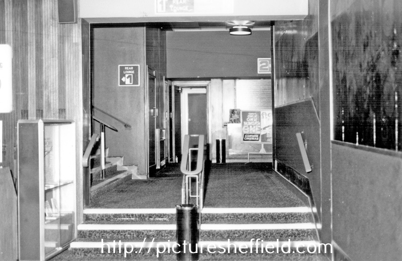 Foyer of Cannon 1-2 Cinema, Angel Street, prior to closing. Opened as ABC Cinema, 18th May 1961. Became ABC 1-2 in September 1975. In May 1986, took over by the Cannon group and renamed Cannon 1-2, January 1987. Closed 28th July 1988 and later demoli