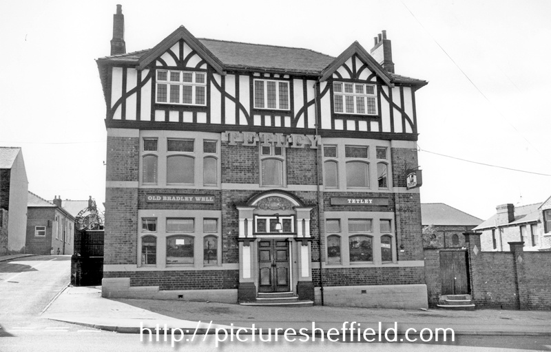 Old Bradley Well public house, No. 150 Main Road, Darnall showing the junction with Fisher Lane