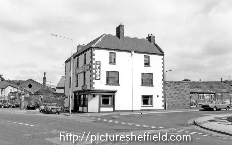Muff Inn formerly (Farfield Inn), No.376 Neepsend Lane at the junction with Hillfoot Road looking towards the Clifton Works