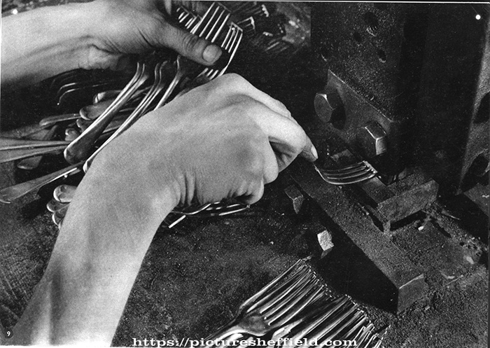 Removing bar from fork prong ends