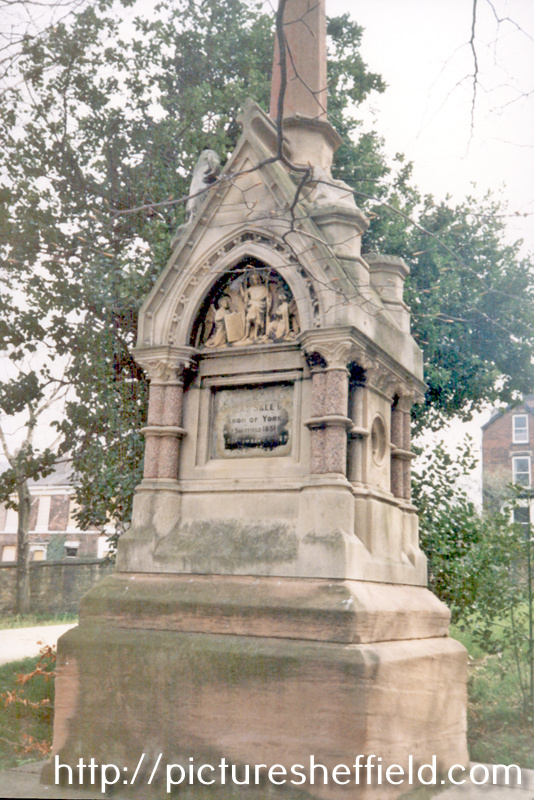 Gravestone of Rev. Thomas Sale, Vicar of Sheffield, General Cemetery 	