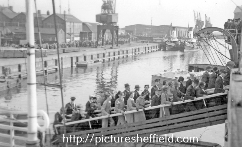 HMS Sheffield - The Shiny Sheff - visitors arriving on board at Immingham Docks for the Presentation of Gifts from the City of sheffield