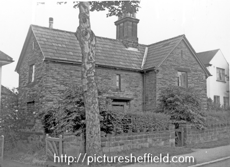 Old gate house to Archer House (estate of the Wilson family), Archer Lane. Now cottages numbered Nos. 75 and 77. Houses on either side built around 1935