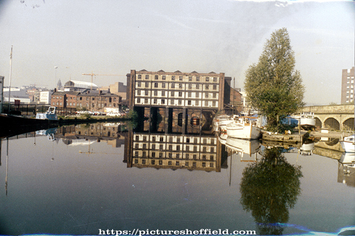 Canal Basin with the derelict Straddle Warehouse (centre)