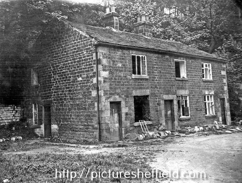 Derelict Roscoe Cottages (formerly belonged to the wheel grinders) at Roscoe Wheel Mill, Rivelin Valley