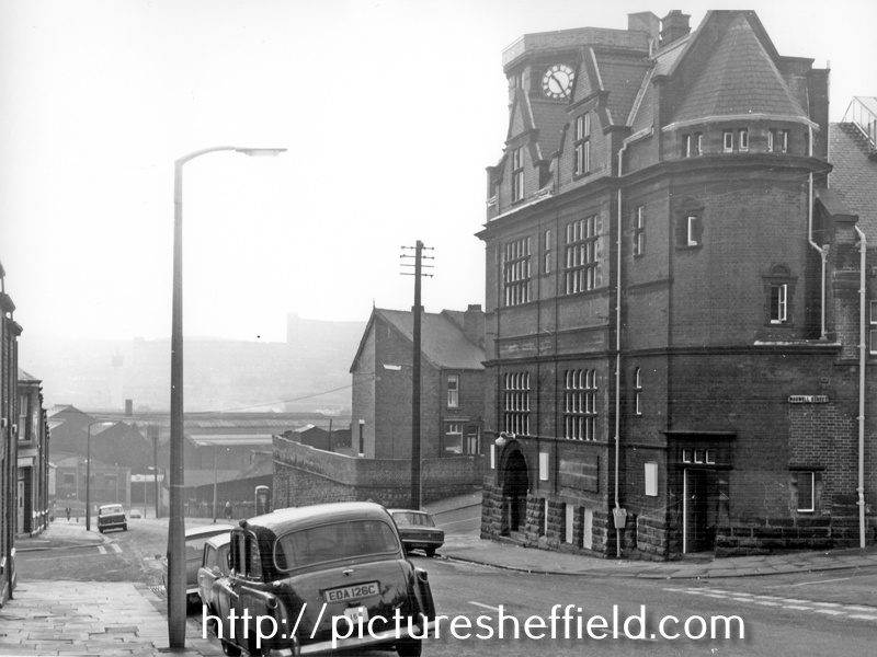 Sutherland Road Baths, Sutherland Road and the junction of Earsham Street (right)