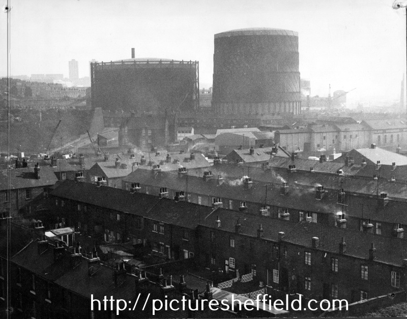 Elevated view of Neepsend Gas Works, with Sanbed Road School (centre), Toledo Steel Works (centre/right) and terraced houding on Woodgrove Lane, Fawley Road and Hicks Road in the foreground