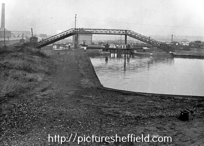 Lockhouse Road Canal Footbridge, Sheffield and South Yorkshire Navigation off Lockhouse Road