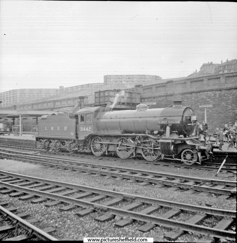 K4 Class 3442 the Great Marquess, platform 6, Sheffield Midland railway station