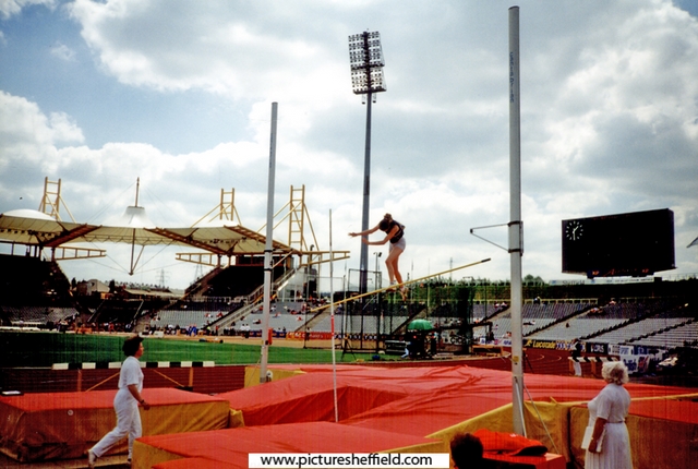 Rhian Clarke, Ipswich (eventually 5th place with 3.00m) failing a height in the Womens Pole Vault, AAA's Championships, Don Valley Stadium