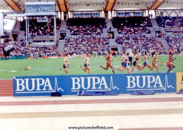 Mens 800m with Craig Winrow (centre of picture nearest the camera), McDonalds Games Athletics Meeting, DonValley Stadium