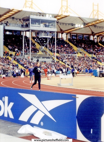 Roger Black warming up for the 400m at the Securicor Games, Don Valley Stadium