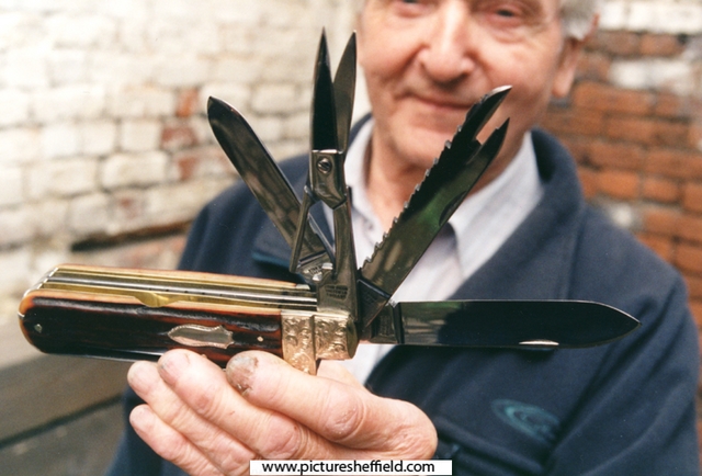 Coachman's knife made by Stan Shaw, Garden Street