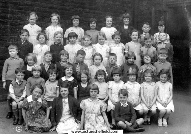 Class of schoolchildren, probably All Saints School, Lyons Road, c. 1967/8