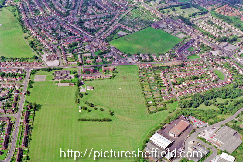 Aerial view of Hollisend Road, Gleadless. Jaunty Park, Jaunty Lane, Hollinsend Avenue and Hollindale Drive, foreground. Gleadless School, Hollinsend Road, centre. Mansfield Road and Alnwick Road in background