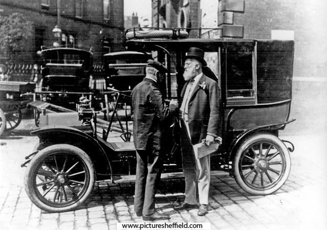 First Motor taxi in Sheffield at Barkers Pool, Reuben Thompson with Sir John Bingham (on right)