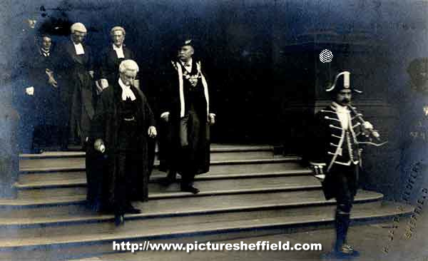 Civic dignitaries, Sheffield [the mayor is either Robert Styring or Herbert Hughes]