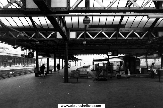 Platforms 1 (extreme left);  2b; 3a and 4a (extreme right), Sheffield Midland railway station, Sheaf Street 