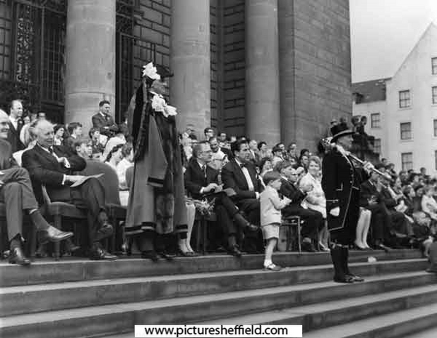 Councillor Harold Lambert addressing the Lord Mayor's Parade on the steps of the City Hall, Barkers Pool