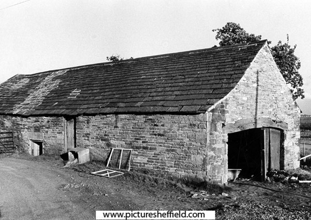 Cruck barn at Jordanthorpe Hall, Cinderhill Lane 