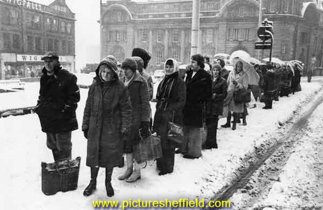 Taxi queue in the snow, Fitzalan Square