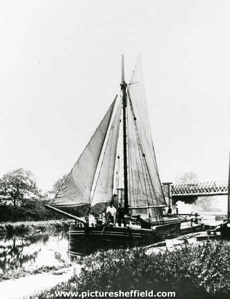 The sloop 'Swallow' on the Stainforth and Keadby Canal