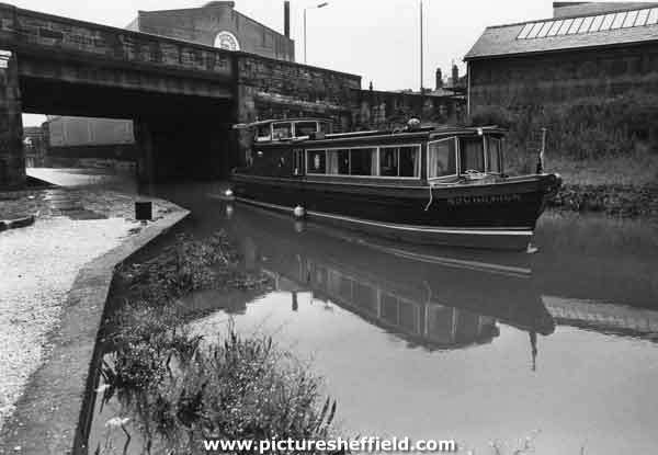 The waterbus 'Sovereign' on the Sheffield and South Yorkshire Navigation at Staniforth Road