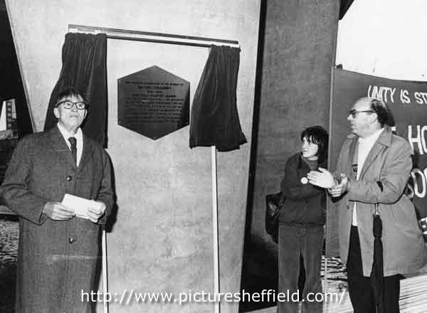 Unveiling of a plaque in memory of Samuel Holberry, Sheffield Chartist leader, at the Holberry Fountain, Town Hall Extension 