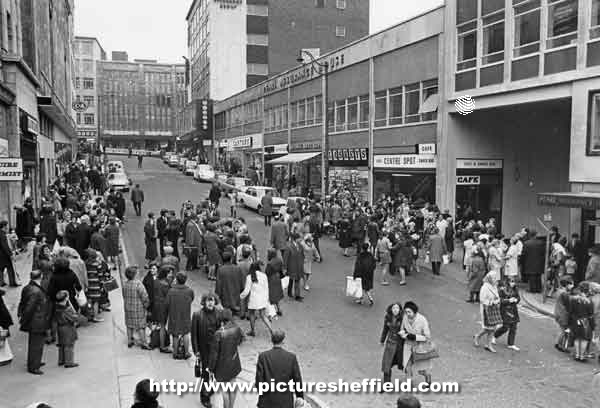 Bomb scare on King Street looking up towards Angel Street and showing Pearl Assurance House and the Centre Spot cafe (right)